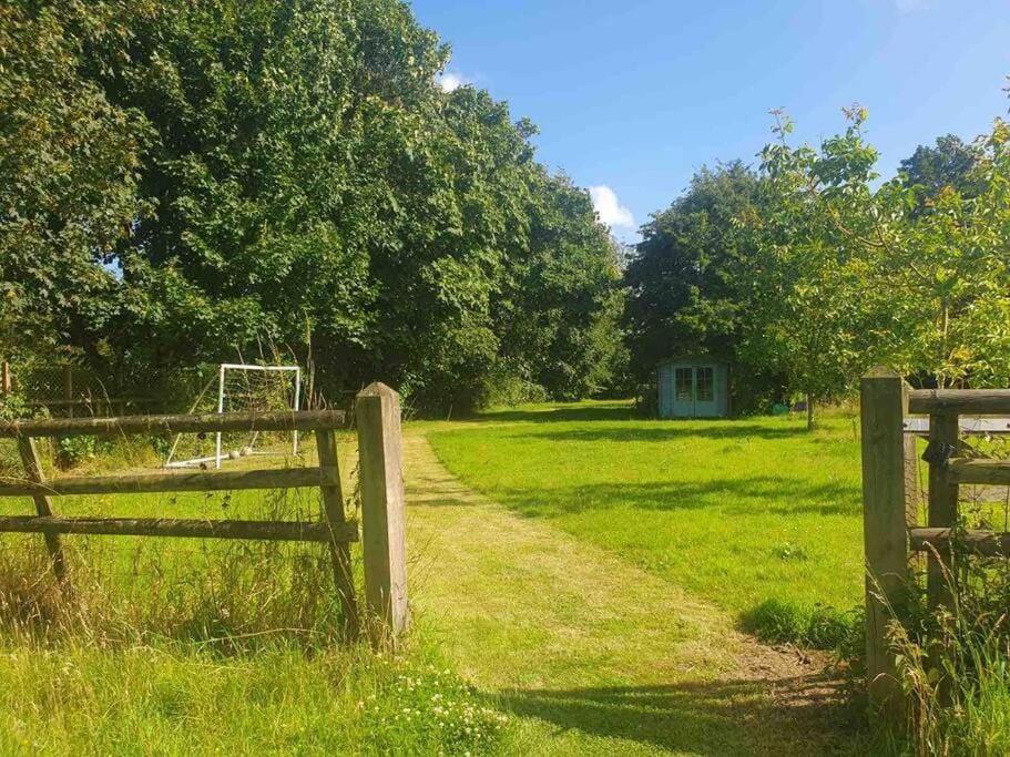 Nature Charm & Fruit Delights, Multi-Generation Celebratory Home -Try, Relax, Repeat - Sellindge Ashford  Eksteriør billede