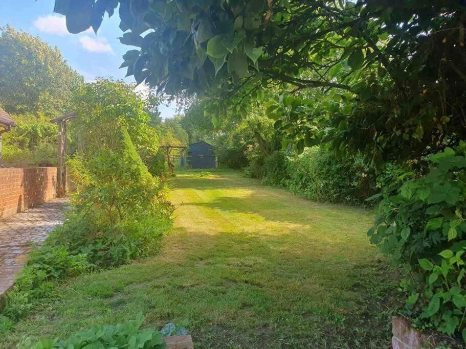 Nature Charm & Fruit Delights, Multi-Generation Celebratory Home -Try, Relax, Repeat - Sellindge Ashford  Eksteriør billede